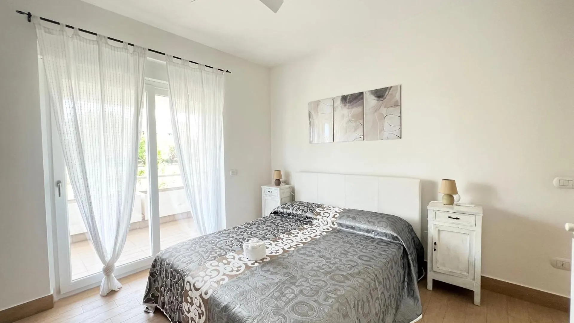 Appartamento A Roma In Via Molteni - Villaggio Verde contacts